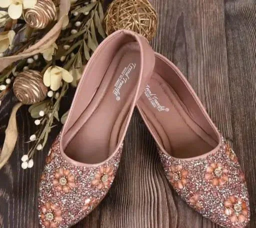 Versatile Women Juttis & Mojaris - Image 2