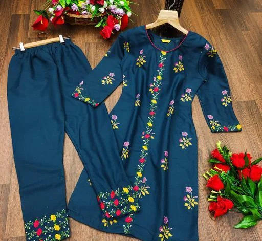 Aagam Graceful Women Kurta Sets - Image 2