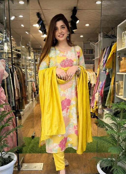 Alisha Sensational Women Kurta Sets - Image 2