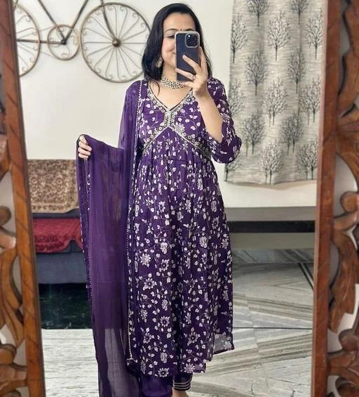 Women Rayon Trendy Voguish Women Kurta - Image 2