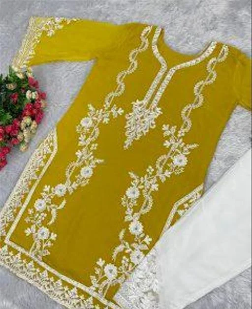Aishani Refined Women Kurta Sets - Image 2