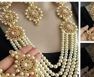 Feminine Glittering Jewellery Sets