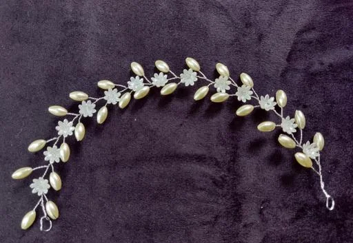Latest Women Women Gajra/Floral Hair Accessories - Image 2