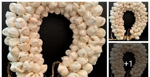 Essential Women Women Gajra/Floral Hair Accessories